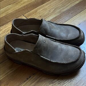 OluKai Men's Tan Leather Loafers